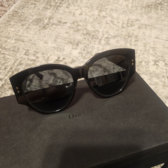 Christian DiorLady Studs Women's Black Round Sunglasses - Picture 2 of 9